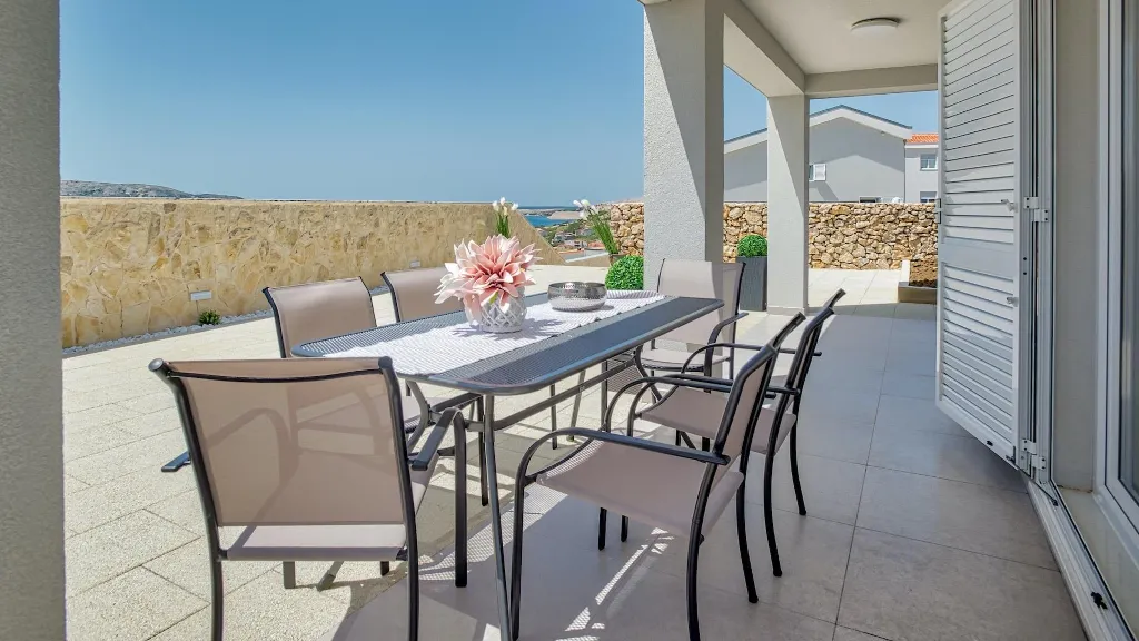 Contemporary Villa with Pool in Novalja