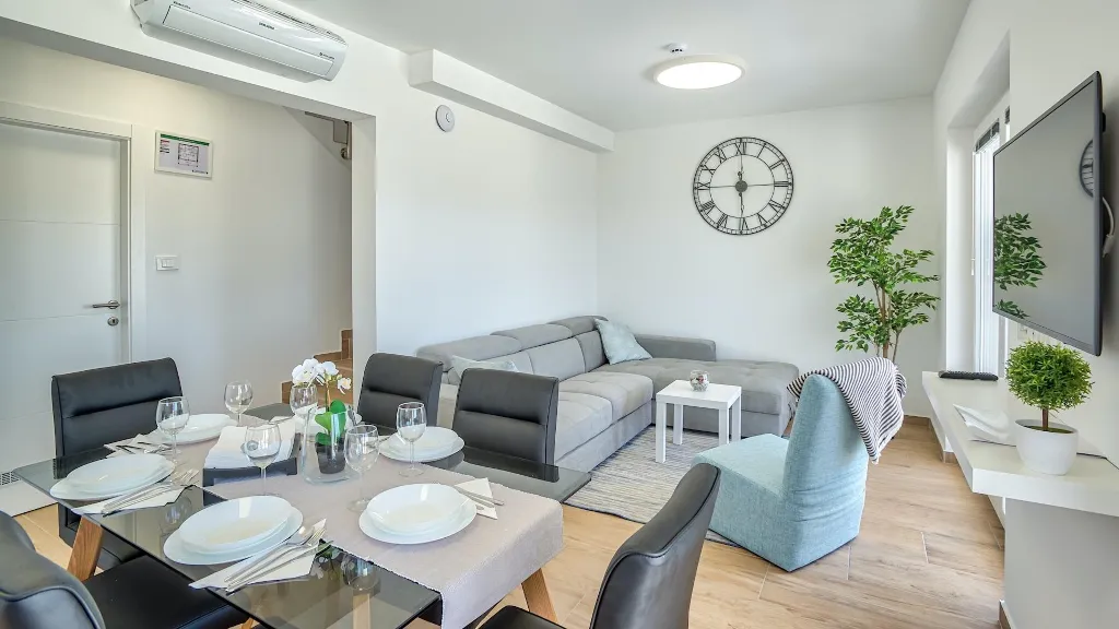 Contemporary Villa with Pool in Novalja