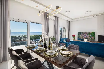 Modern Seaside Villa with Pool in Kaštel Štafilić