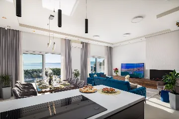 Modern Seaside Villa with Pool in Kaštel Štafilić