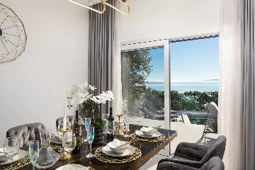 Modern Seaside Villa with Pool in Kaštel Štafilić