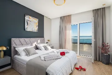 Modern Seaside Villa with Pool in Kaštel Štafilić