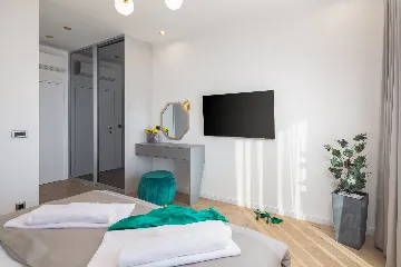 Modern Seaside Villa with Pool in Kaštel Štafilić