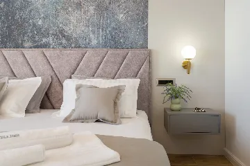 Modern Seaside Villa with Pool in Kaštel Štafilić