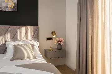 Modern Seaside Villa with Pool in Kaštel Štafilić