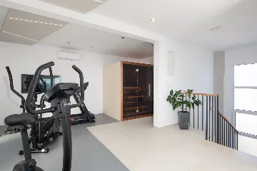 Modern Seaside Villa with Pool in Kaštel Štafilić