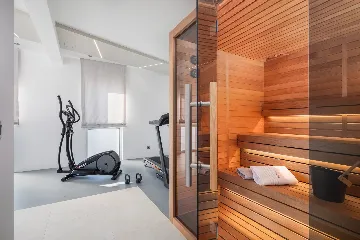 Modern Seaside Villa with Pool in Kaštel Štafilić