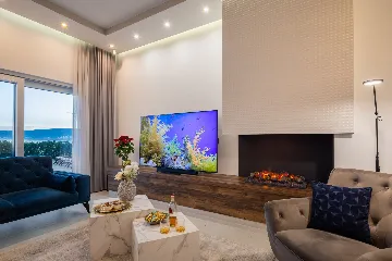 Modern Seaside Villa with Pool in Kaštel Štafilić