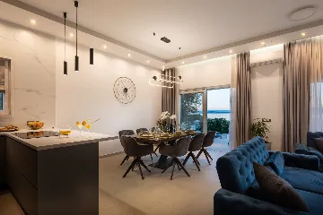 Modern Seaside Villa with Pool in Kaštel Štafilić