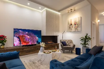 Modern Seaside Villa with Pool in Kaštel Štafilić