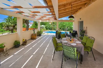 Modern Family Villa with Pool in Dobrinj