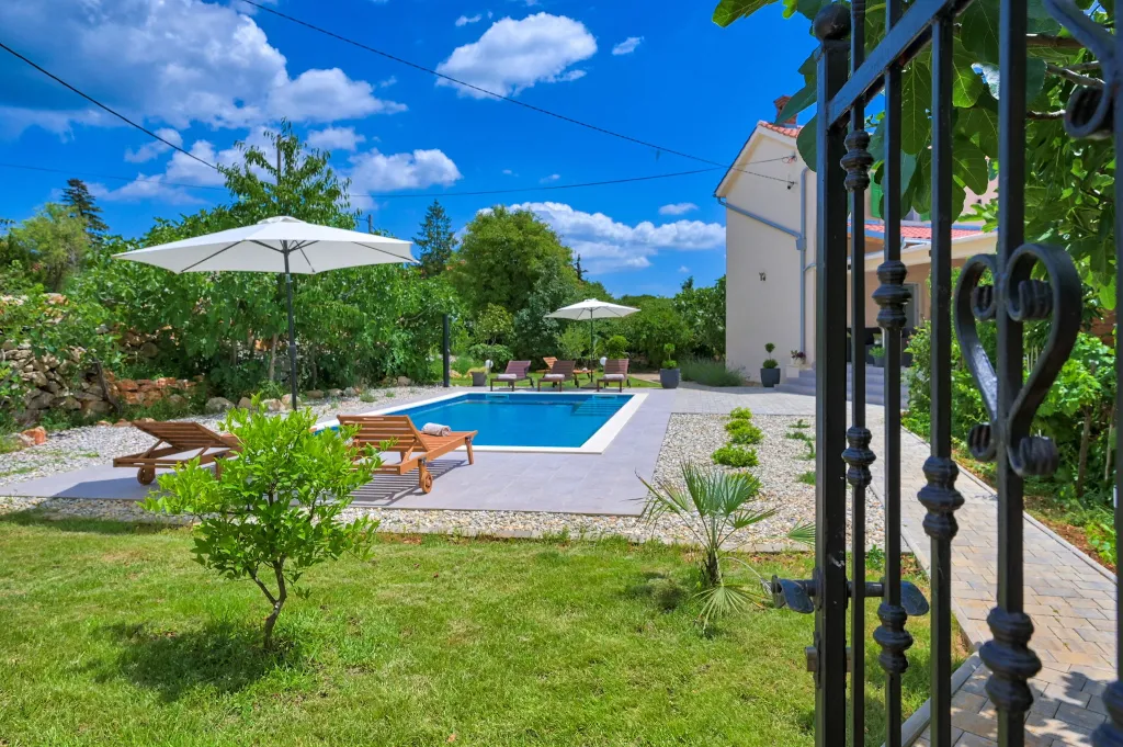 Modern Family Villa with Pool in Dobrinj