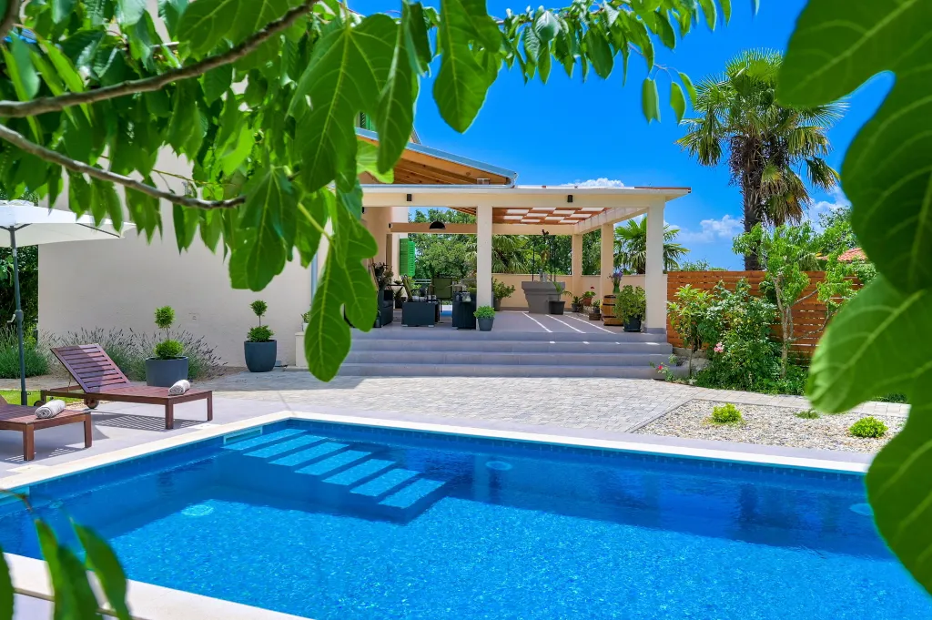 Modern Family Villa with Pool in Dobrinj