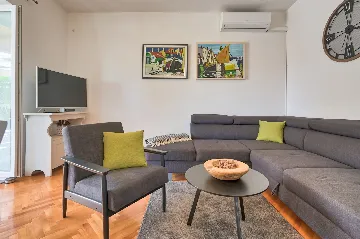 Modern Family Villa with Pool in Dobrinj