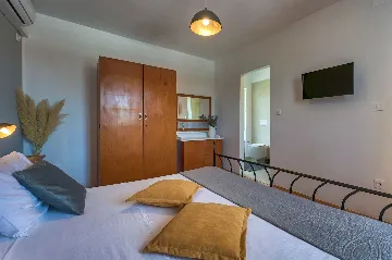 Modern Family Villa with Pool in Dobrinj