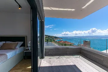 Spacious 10-Bedroom Villa with Pool, Jesenice