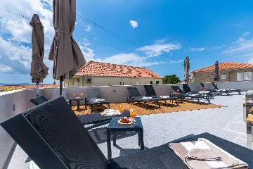 Spacious 10-Bedroom Villa with Pool, Jesenice