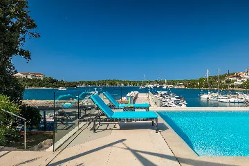 Contemporary Seafront Villa with Infinity Pool, Pula