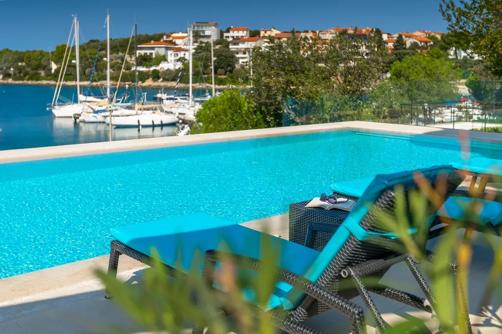 Contemporary Seafront Villa with Infinity Pool, Pula