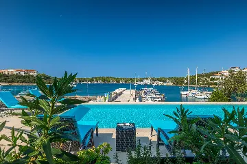 Contemporary Seafront Villa with Infinity Pool, Pula