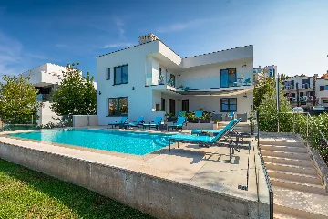 Contemporary Seafront Villa with Infinity Pool, Pula