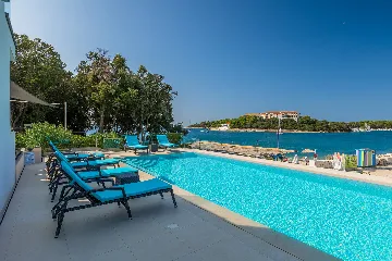 Contemporary Seafront Villa with Infinity Pool, Pula