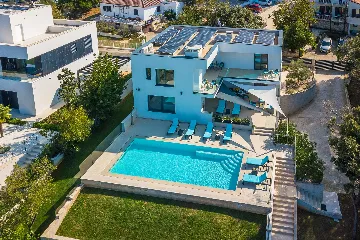 Contemporary Seafront Villa with Infinity Pool, Pula