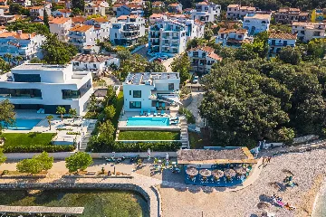 Contemporary Seafront Villa with Infinity Pool, Pula