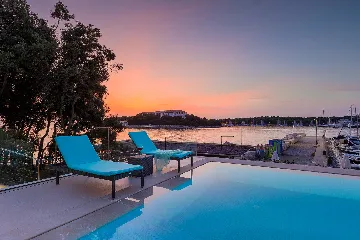 Contemporary Seafront Villa with Infinity Pool, Pula