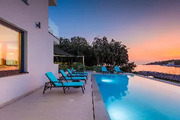 Contemporary Seafront Villa with Infinity Pool, Pula