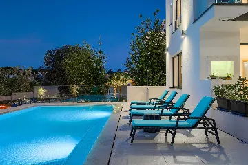 Contemporary Seafront Villa with Infinity Pool, Pula