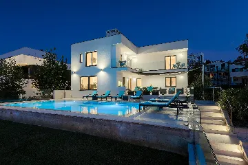 Contemporary Seafront Villa with Infinity Pool, Pula