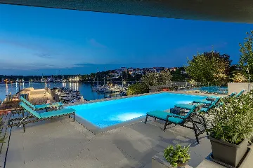 Contemporary Seafront Villa with Infinity Pool, Pula