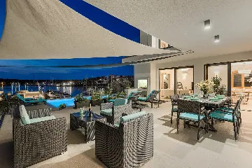 Contemporary Seafront Villa with Infinity Pool, Pula