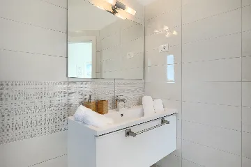 Contemporary Seafront Villa with Infinity Pool, Pula