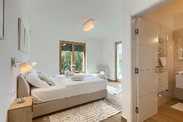 Contemporary Seafront Villa with Infinity Pool, Pula