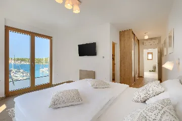 Contemporary Seafront Villa with Infinity Pool, Pula