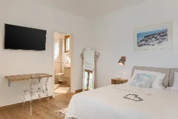 Contemporary Seafront Villa with Infinity Pool, Pula