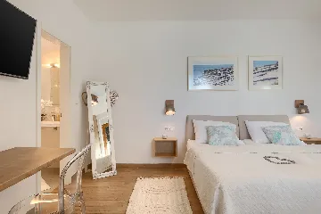 Contemporary Seafront Villa with Infinity Pool, Pula