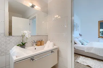 Contemporary Seafront Villa with Infinity Pool, Pula