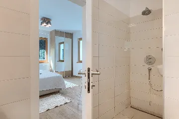 Contemporary Seafront Villa with Infinity Pool, Pula