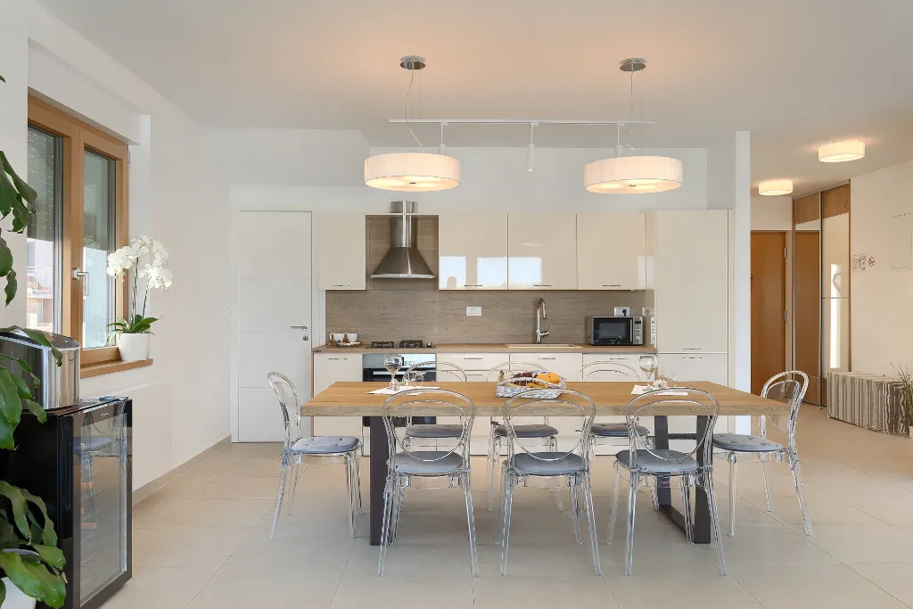 Contemporary Seafront Villa with Infinity Pool, Pula