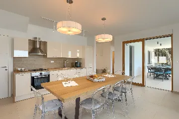 Contemporary Seafront Villa with Infinity Pool, Pula