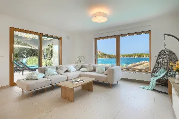 Contemporary Seafront Villa with Infinity Pool, Pula
