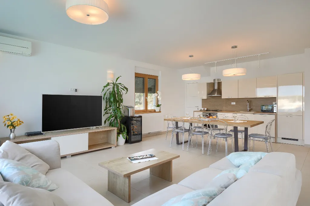 Contemporary Seafront Villa with Infinity Pool, Pula