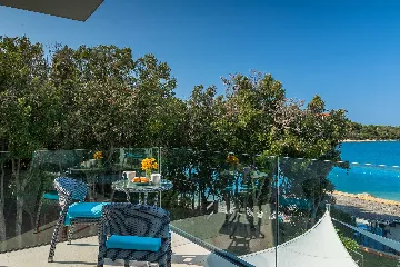 Contemporary Seafront Villa with Infinity Pool, Pula