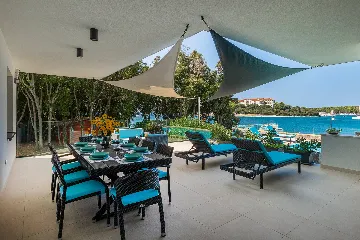 Contemporary Seafront Villa with Infinity Pool, Pula