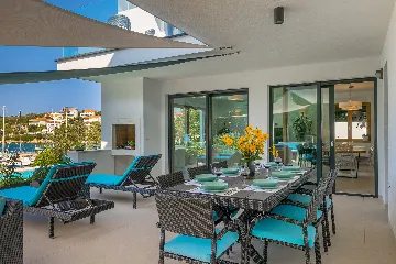 Contemporary Seafront Villa with Infinity Pool, Pula