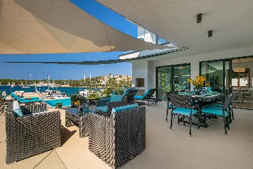 Contemporary Seafront Villa with Infinity Pool, Pula