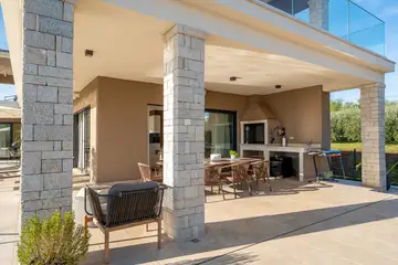 Spacious Family Villa with Pool in Kaštelir